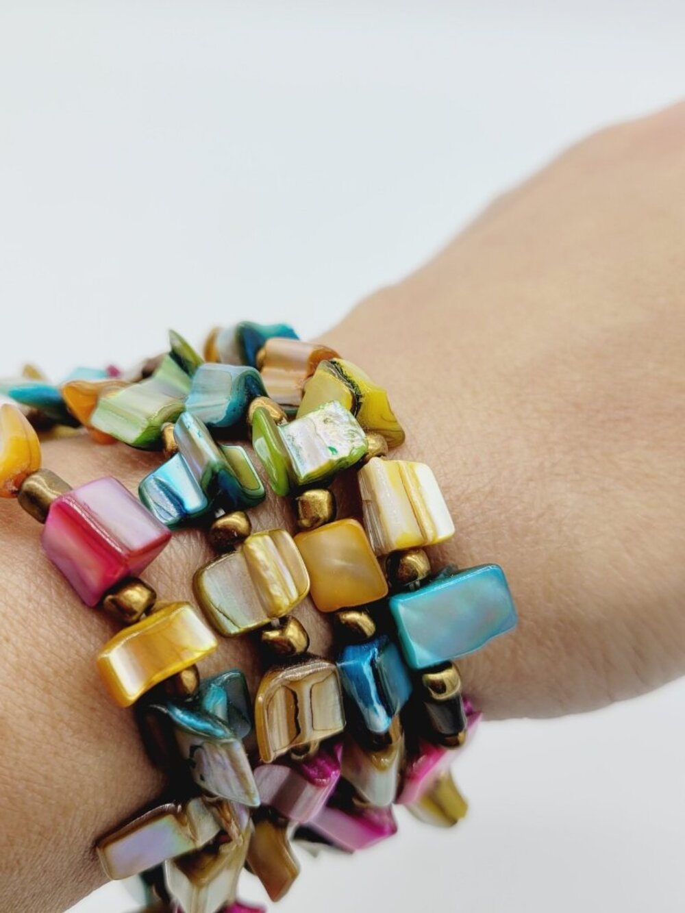 Set of 4 Dyed Beaded Shell Stretch Bracelets Stackable Layering